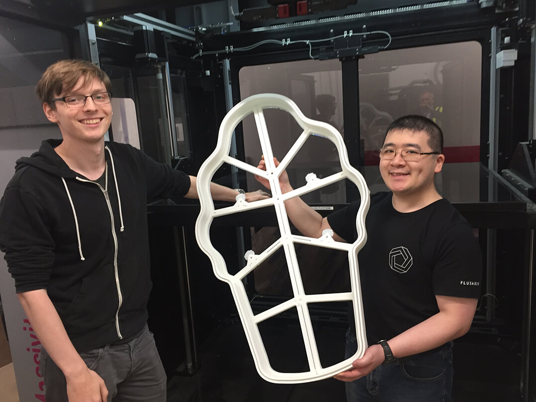 Stage one june 2018 Jake augurtallersimon moon with massivit from Israel 3D print machine factoryx